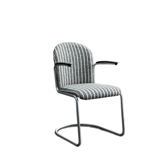 Gispen 413 stoel, refurbished design klassieker, opnieuw gestoffeerd met Aldeco bekleding
