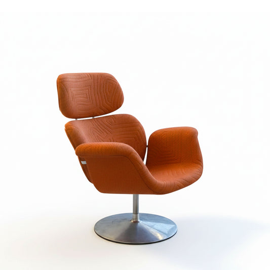 Artifort Big Tulip F545 fauteuil refurbished in Kvadrat Apparel stof